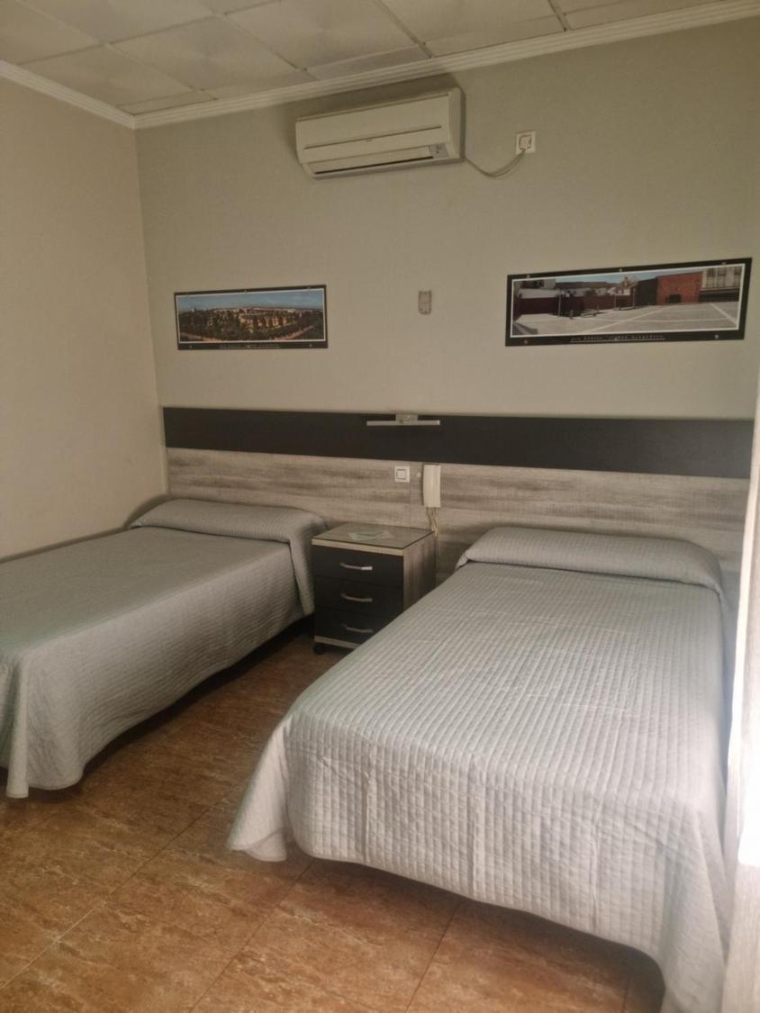 Hostal Restaurante El Paraiso Don Benito Eksteriør bilde